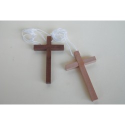Croce con cordoncino in legno