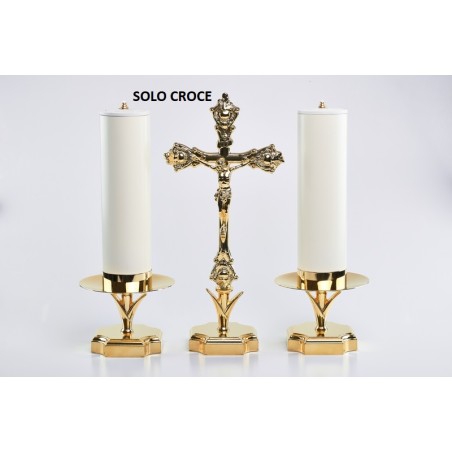 Croce su base quadra alt. cm. 42