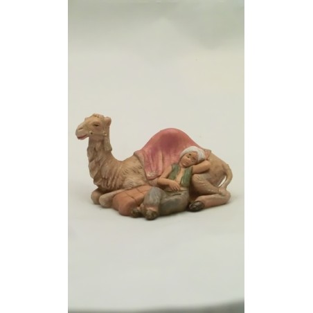 Ragazzo che dorme con cammello cm. 6,5