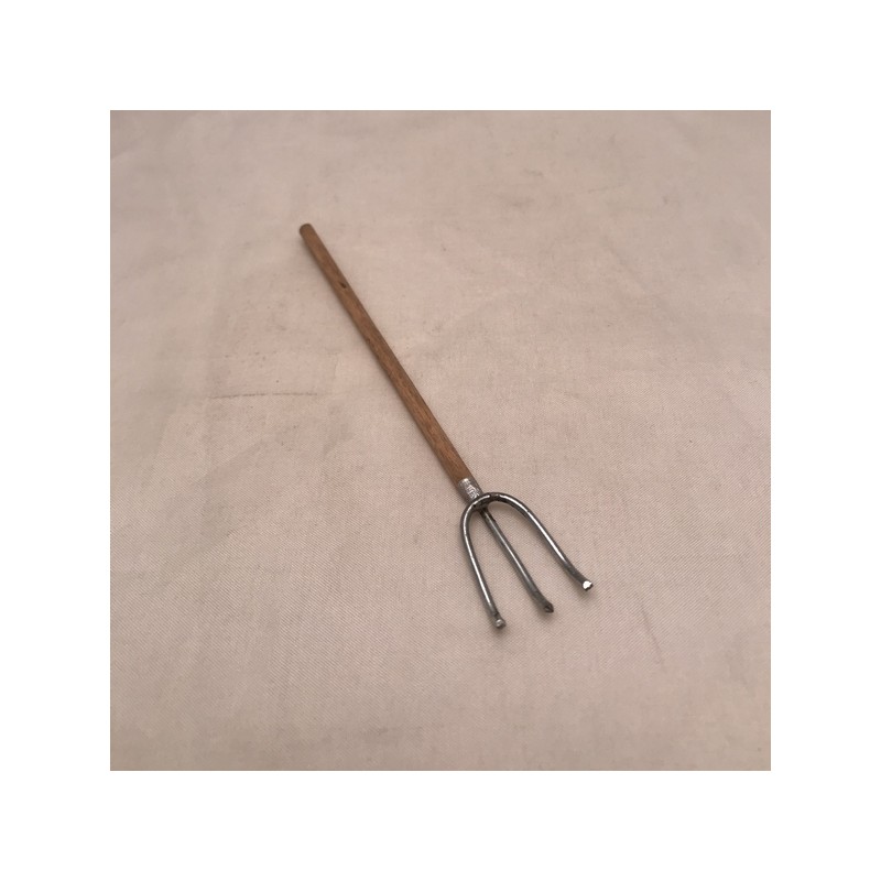 Rastrello in legno e metallo