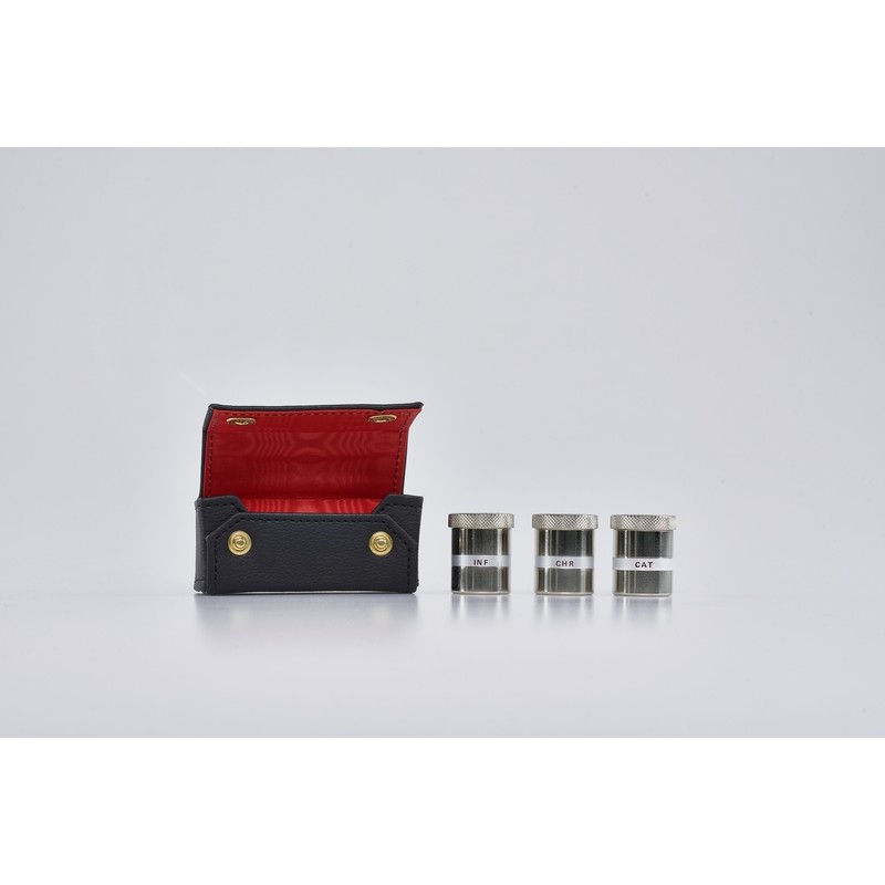 Tre vasetti metallo per oli santi con custodia