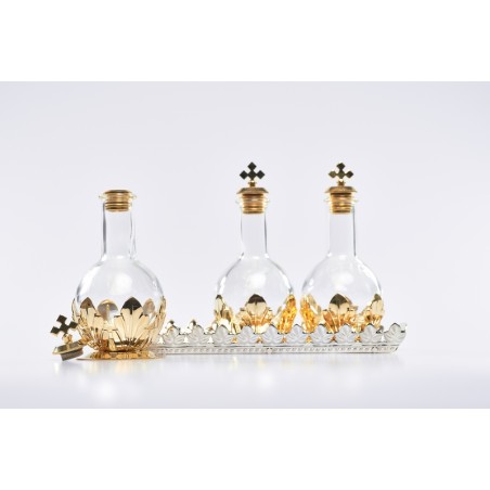 Vassoio con tre fiaschette ermetiche per oli santi