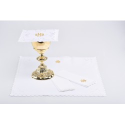 Servizio da messa in lino ricamo IHS