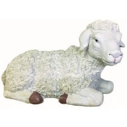 Pecora seduta in resina