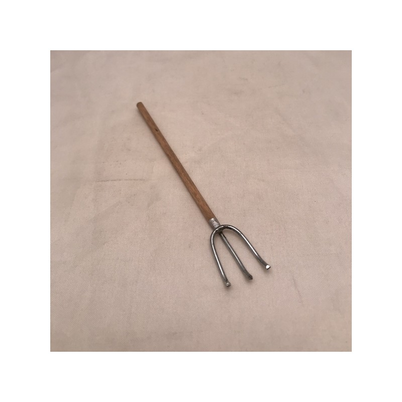 Rastrello in legno e metallo