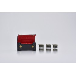 Tre vasetti metallo per oli santi con custodia