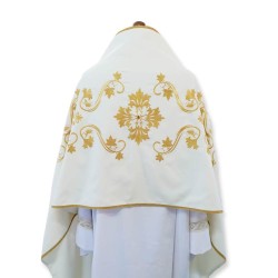 Velo Omerale in lana ricamato con pietre e perle colorate.