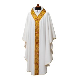 Casula con scollatura particolare e bordo davanti e dietro