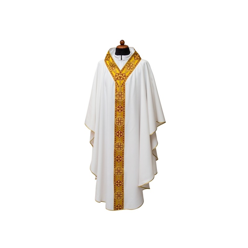 Casula con scollatura particolare e bordo davanti e dietro