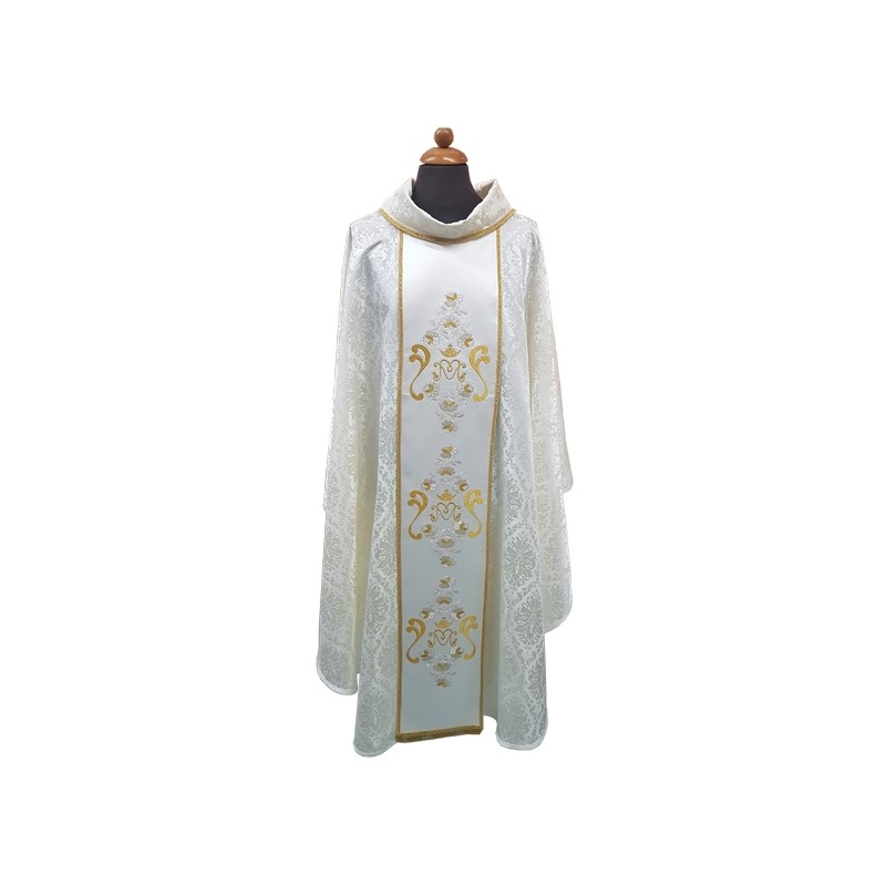 Casula con scollatura particolare e bordo davanti e dietro