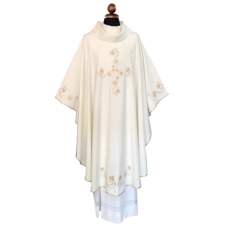 Casula con ricami laterali e croce centrale in tela vaticana