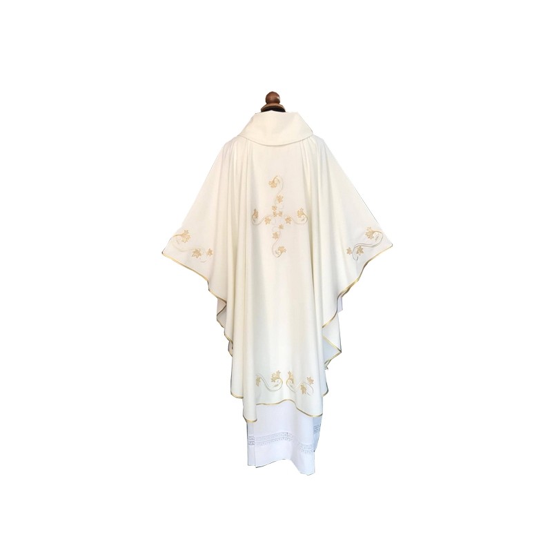 Casula con ricami laterali e croce centrale in tela vaticana