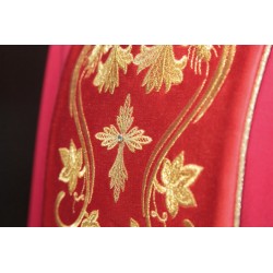 Casula solenne ricamata in pura lana