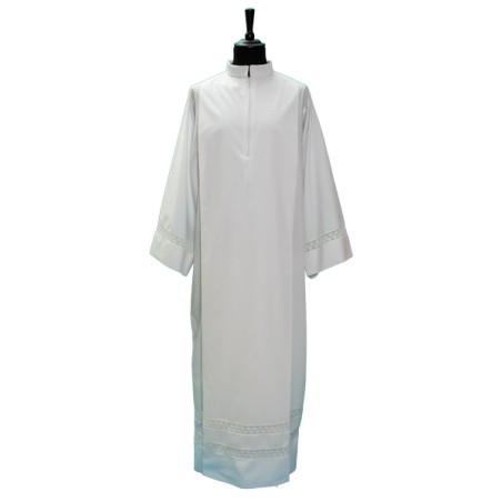 Camice con piegoni e due giri di pizzo sul fondo, in misto cotone