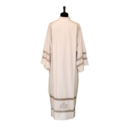 Camice bianco con piegoni e cerniera sulla spalla con gigliuccio