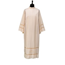 Camice bianco con piegoni e cerniera sulla spalla con gigliuccio