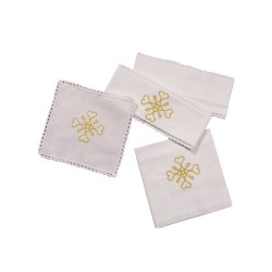 Servizio da messa in lino con ricamoCroce