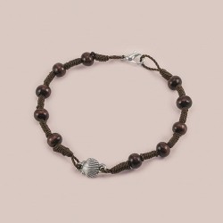 Braccialetto rosario in legno e corda con conchiglia