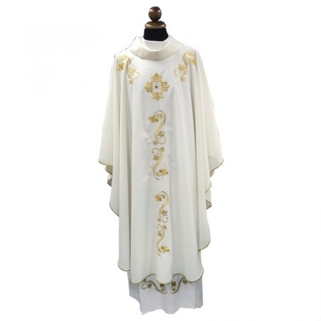 Casula avorio in pura lana con pietre colorate e ricami